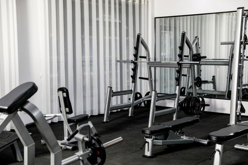 鍛煉場健身設(shè)施運(yùn)動(dòng)器械器材健身房攝影圖 st攝影